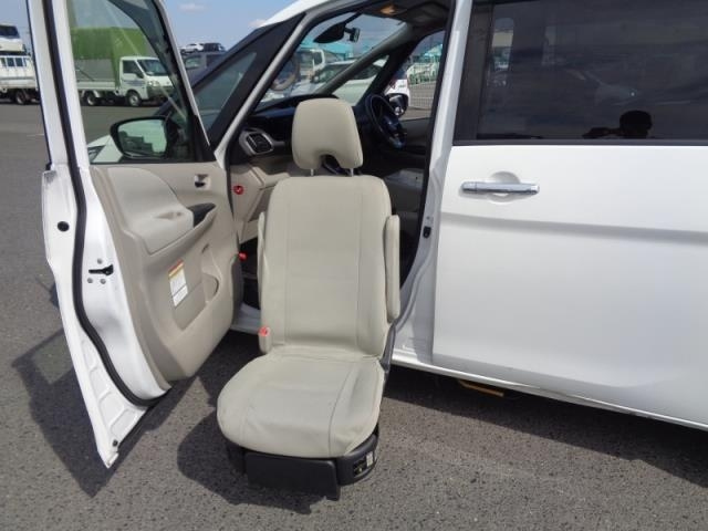 NISSAN SERENA 2017