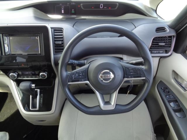 NISSAN SERENA 2017