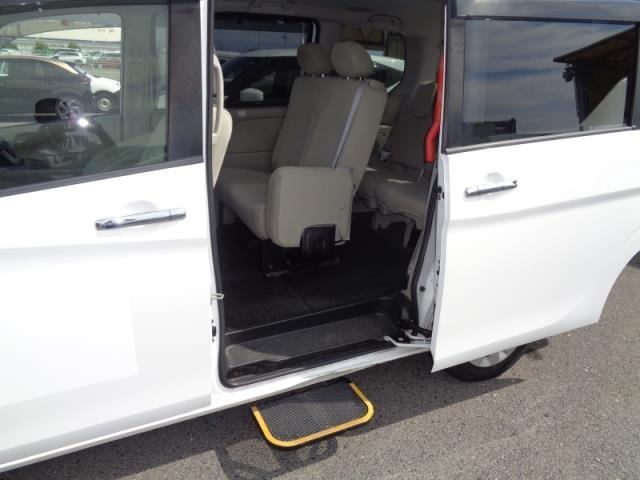 NISSAN SERENA 2017
