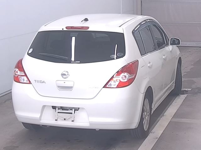 NISSAN TIIDA 2010