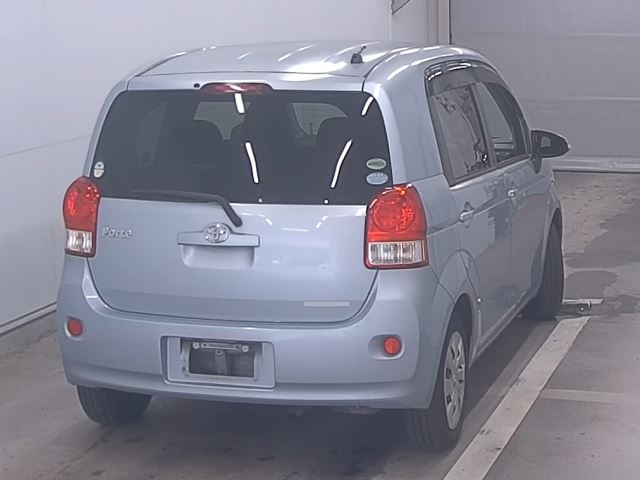 TOYOTA PORTE 2012