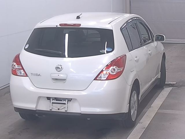 NISSAN TIIDA 2010