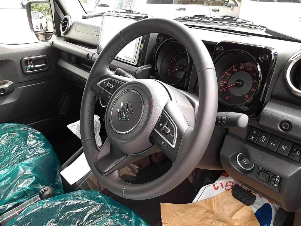 SUZUKI JIMNY NOMADE 2025