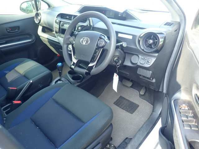 TOYOTA AQUA 2017