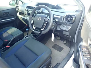 TOYOTA AQUA 2017