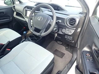 TOYOTA AQUA 2015