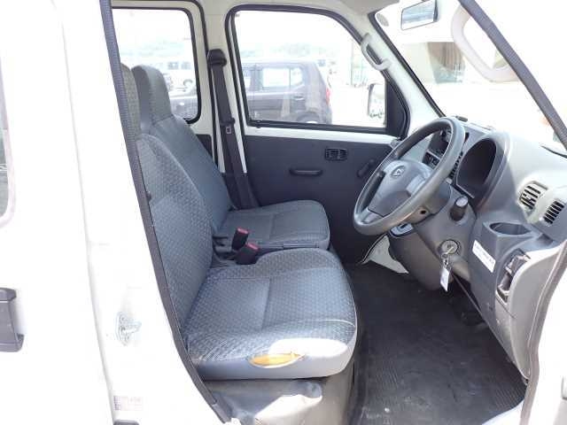 DAIHATSU HIJET VAN 2011