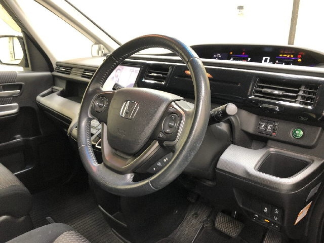 HONDA STEP WAGON 2016