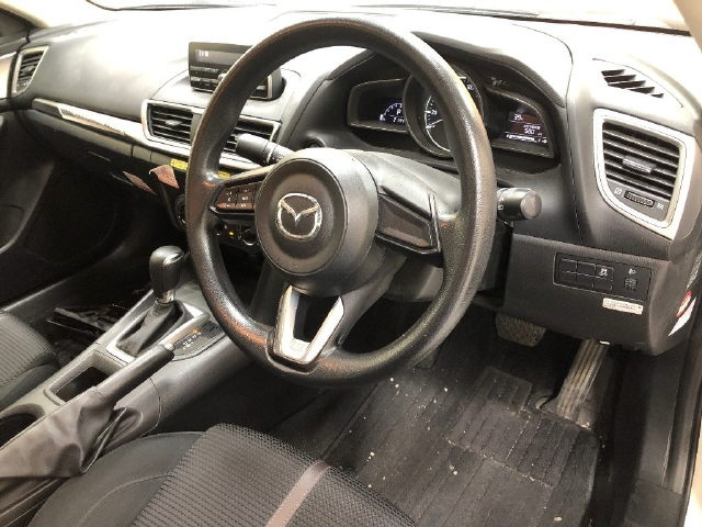 MAZDA AXELA 2017