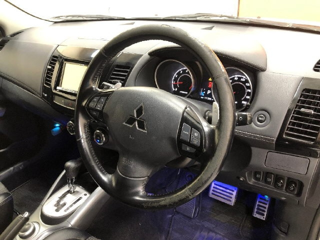 MITSUBISHI OUTLANDER 2010