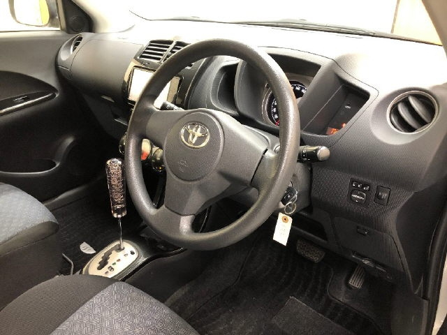 TOYOTA IST 2008