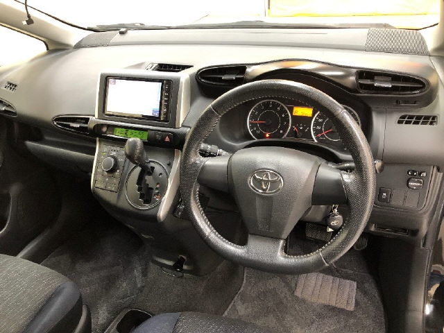 TOYOTA WISH 2012