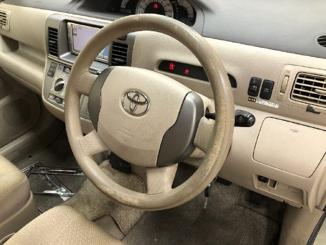 TOYOTA RAUM 2008