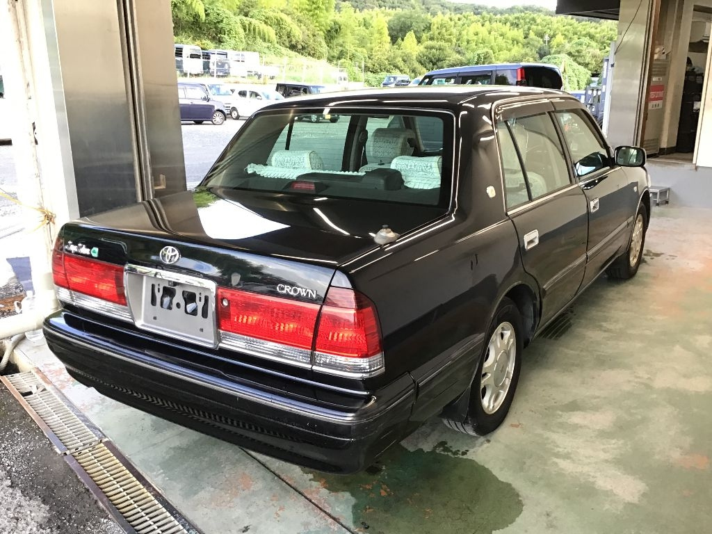 TOYOTA CROWN 2010