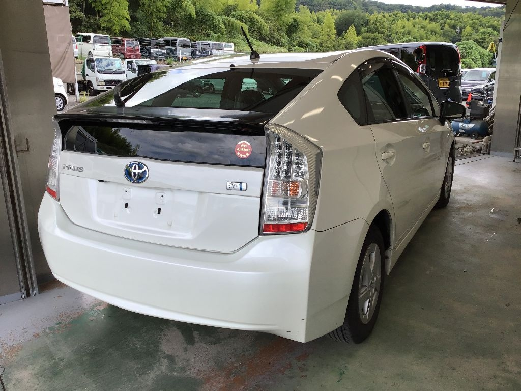 TOYOTA PRIUS 2010