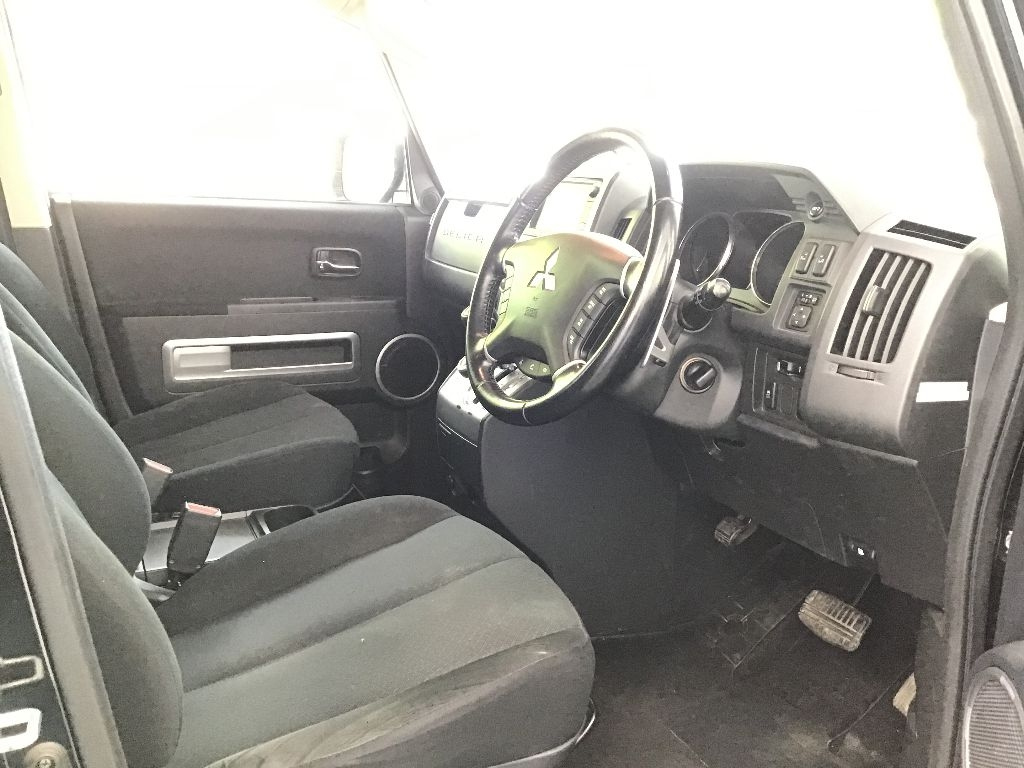 MITSUBISHI DELICA D5 2013