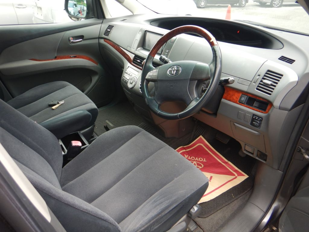 TOYOTA ESTIMA 2010