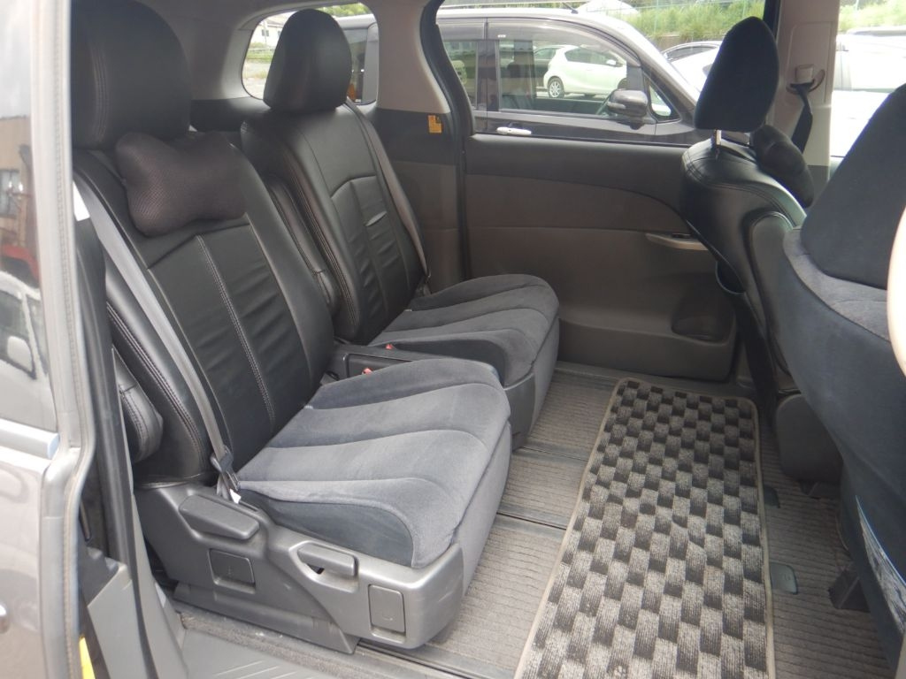 TOYOTA ESTIMA 2010