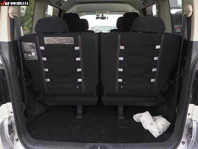 MITSUBISHI DELICA D5 2010