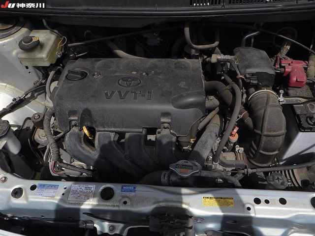 TOYOTA RAUM 2010