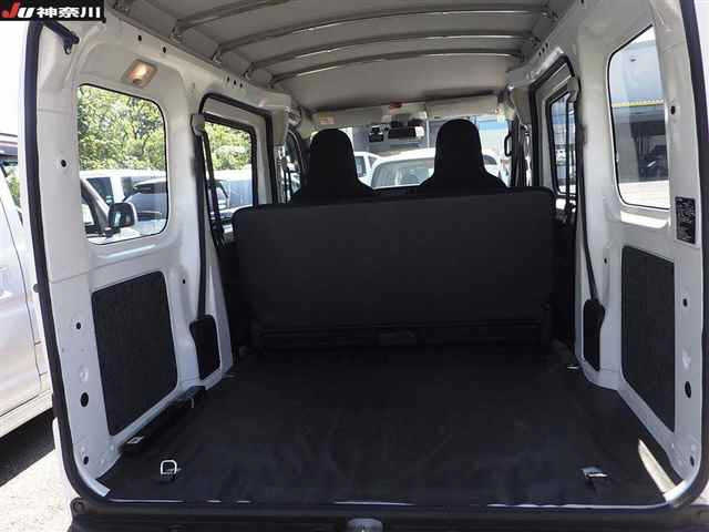 DAIHATSU HIJET VAN 2024