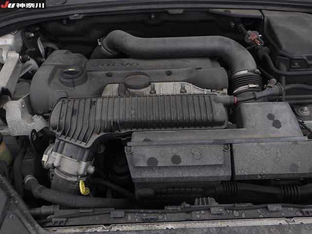 VOLVO V70 2010