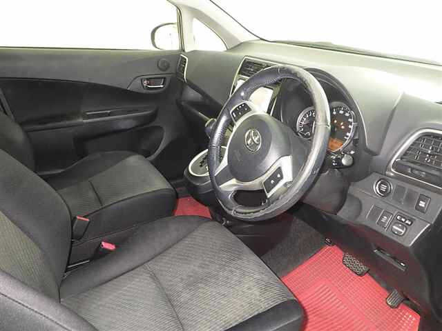 TOYOTA RACTIS 2014