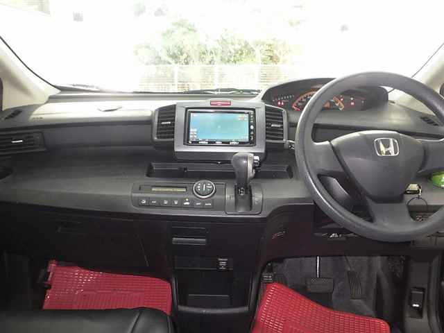 HONDA FREED 2010