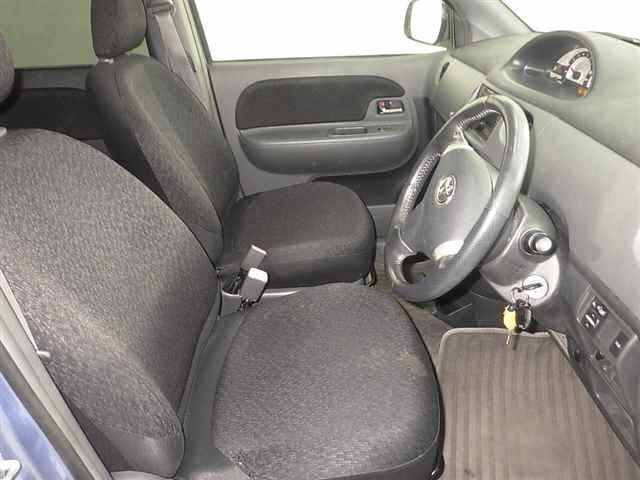 TOYOTA SIENTA 2011