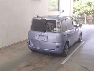 TOYOTA SIENTA 2011