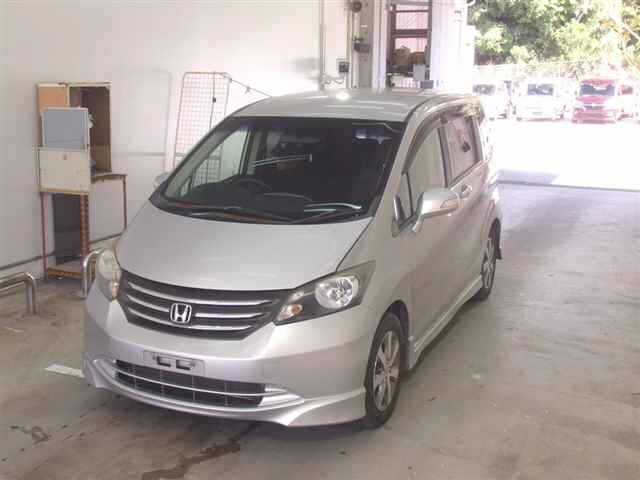 HONDA FREED 2010