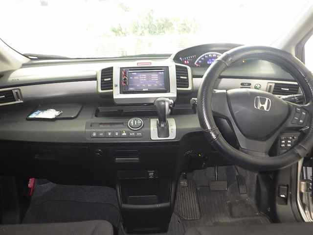 HONDA FREED 2013