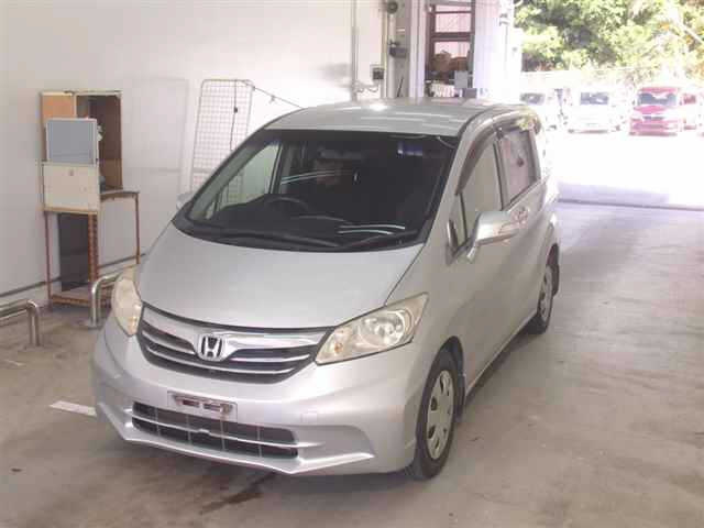 HONDA FREED 2013