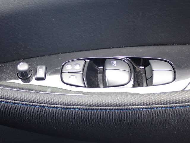 NISSAN LEAF 2018