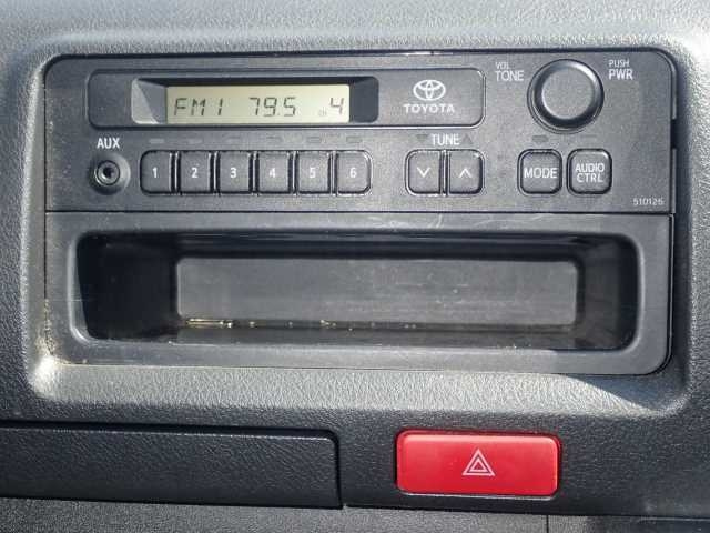 TOYOTA HIACE VAN 2017