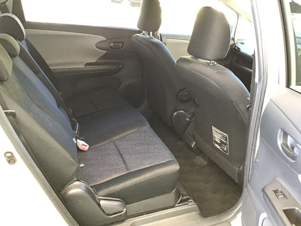 TOYOTA WISH 2011