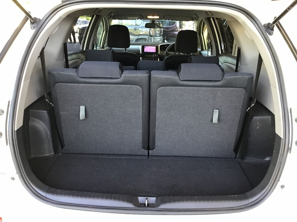 TOYOTA WISH 2011