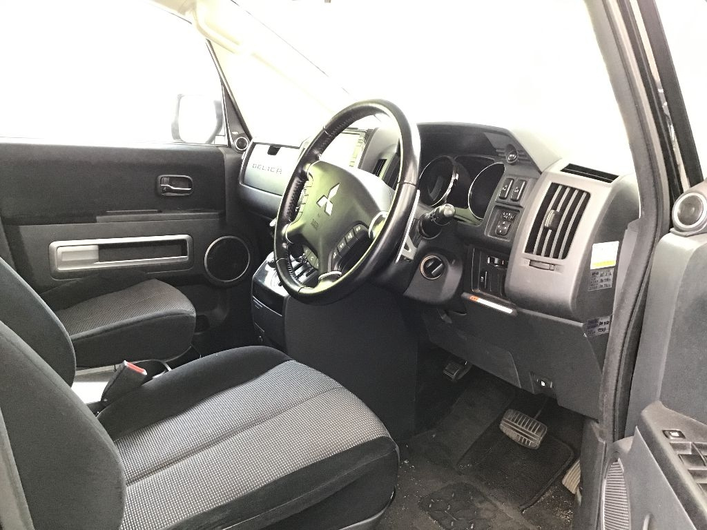 MITSUBISHI DELICA D5 2010