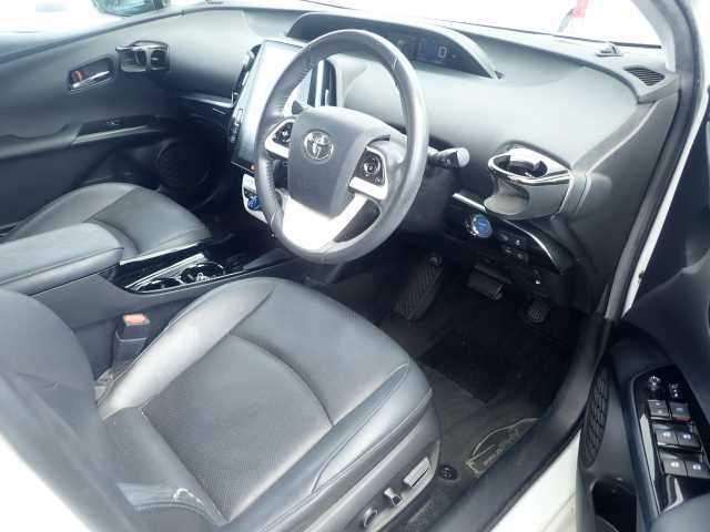 TOYOTA PRIUS PHV 2017