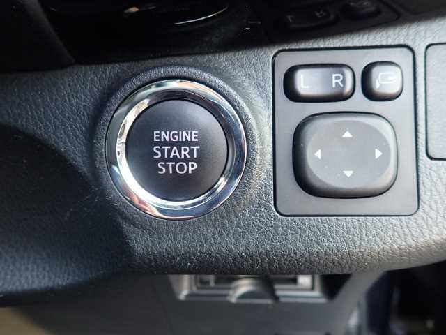 TOYOTA VITZ 2019