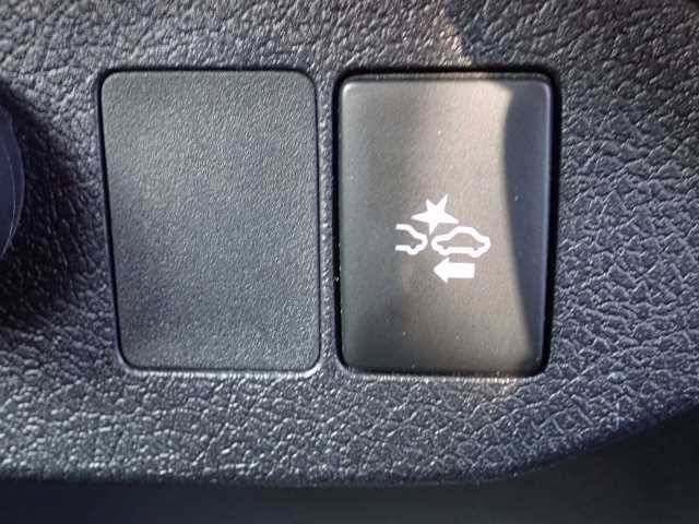 TOYOTA VITZ 2019