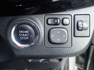 TOYOTA VITZ 2018
