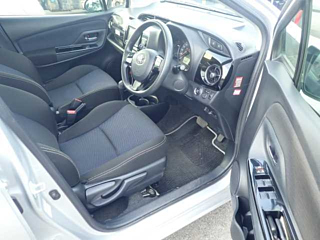 TOYOTA VITZ 2018