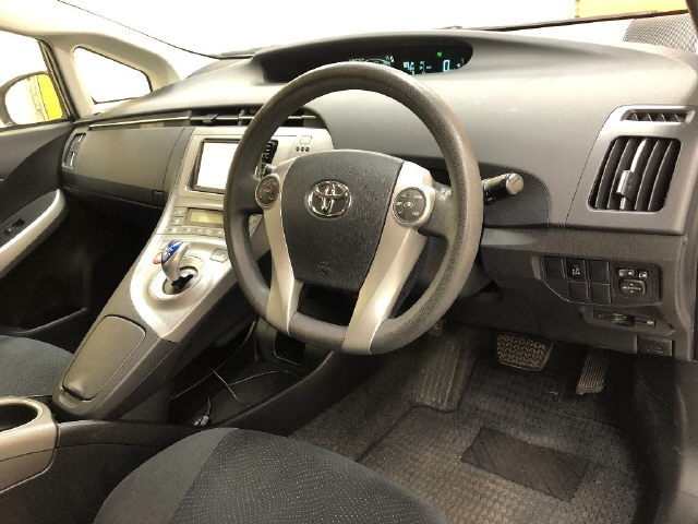 TOYOTA PRIUS 2014