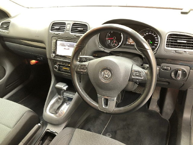 VOLKSWAGEN GOLF 2010