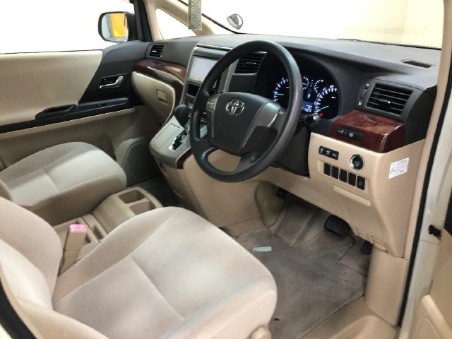 TOYOTA ALPHARD 2010