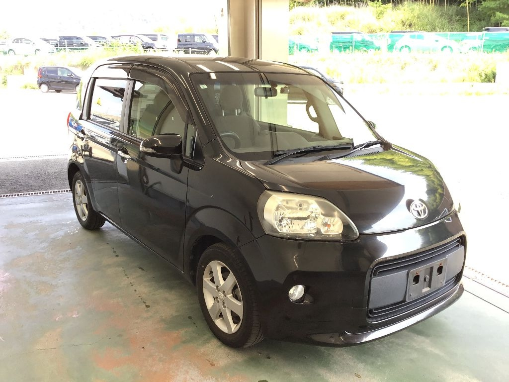 TOYOTA PORTE 2013