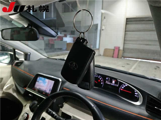 TOYOTA SIENTA 2016