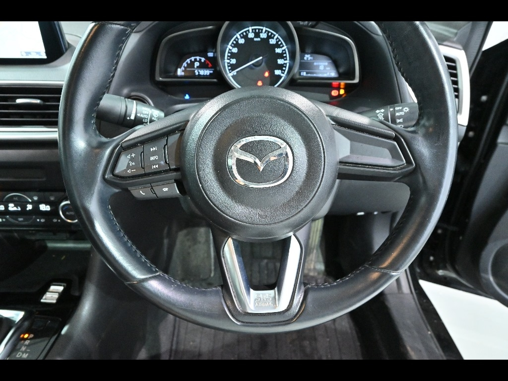 MAZDA AXELA 2017