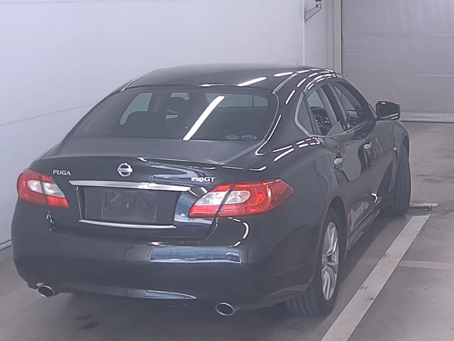 NISSAN FUGA 2010